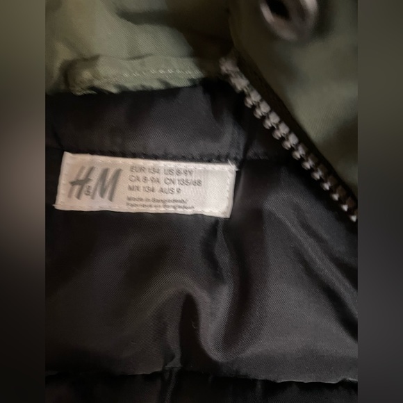 Kids winter parka, smoke free home, never worn! - Picture 3 of 5